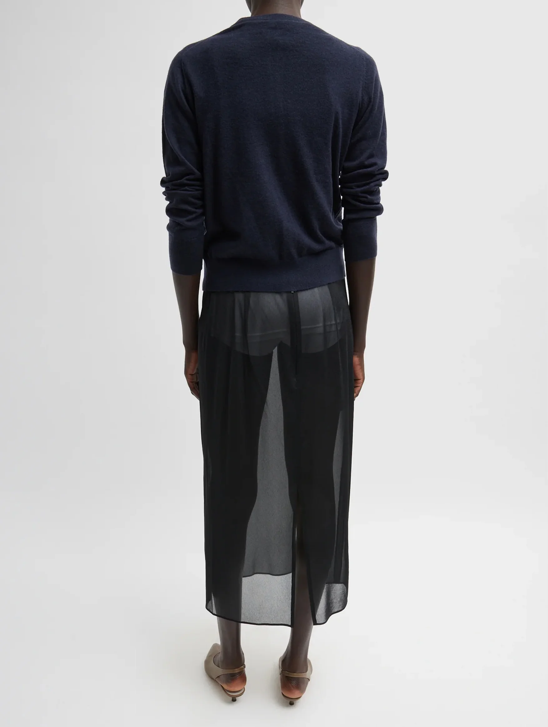 Skinlike Mercerized Wool Shrunken Cardigan in Navy - Image 4