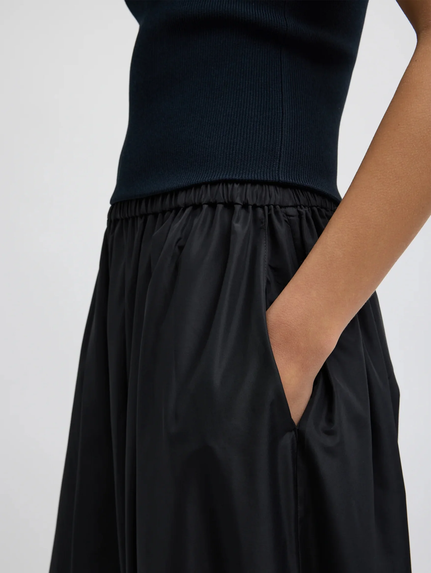 Summer Nylon Zeppelin Pant in Black - Image 4