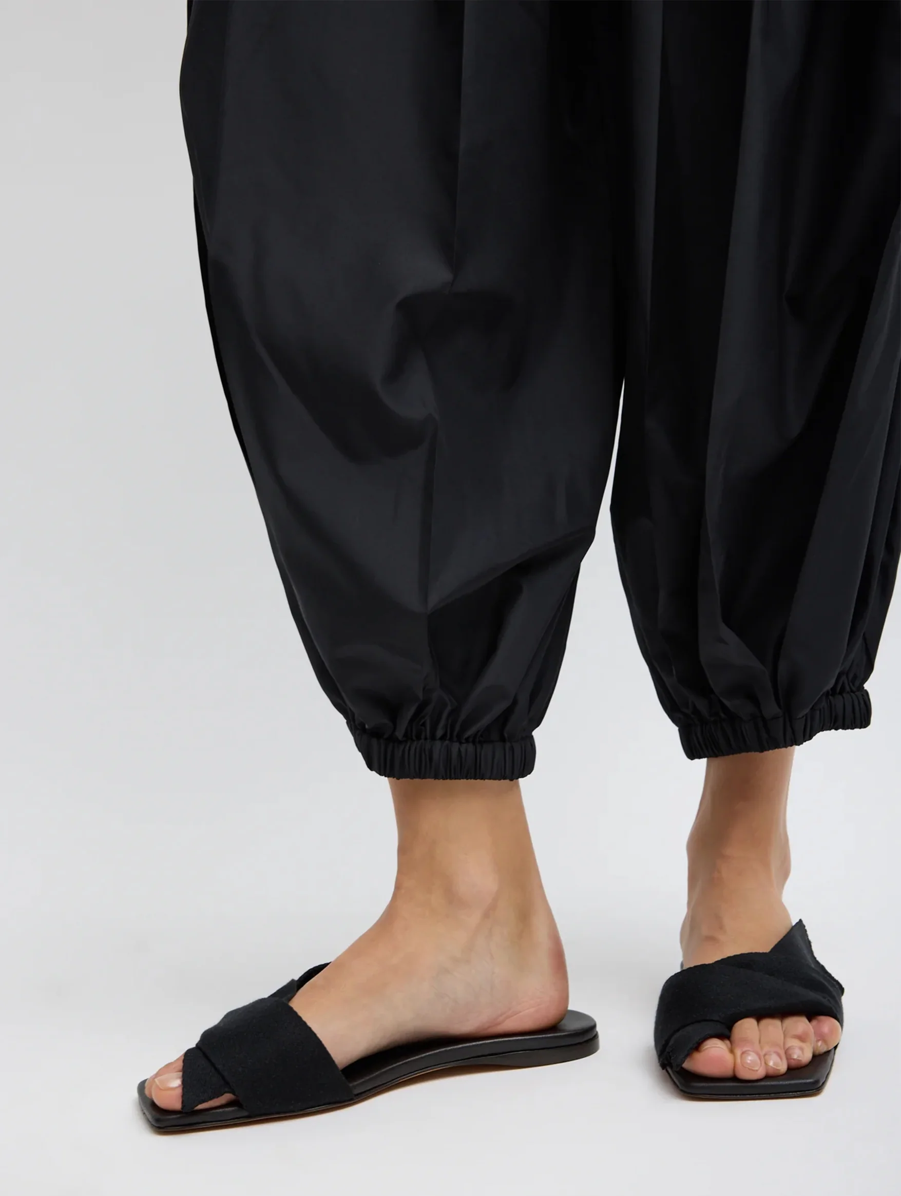 Summer Nylon Zeppelin Pant in Black - Image 5
