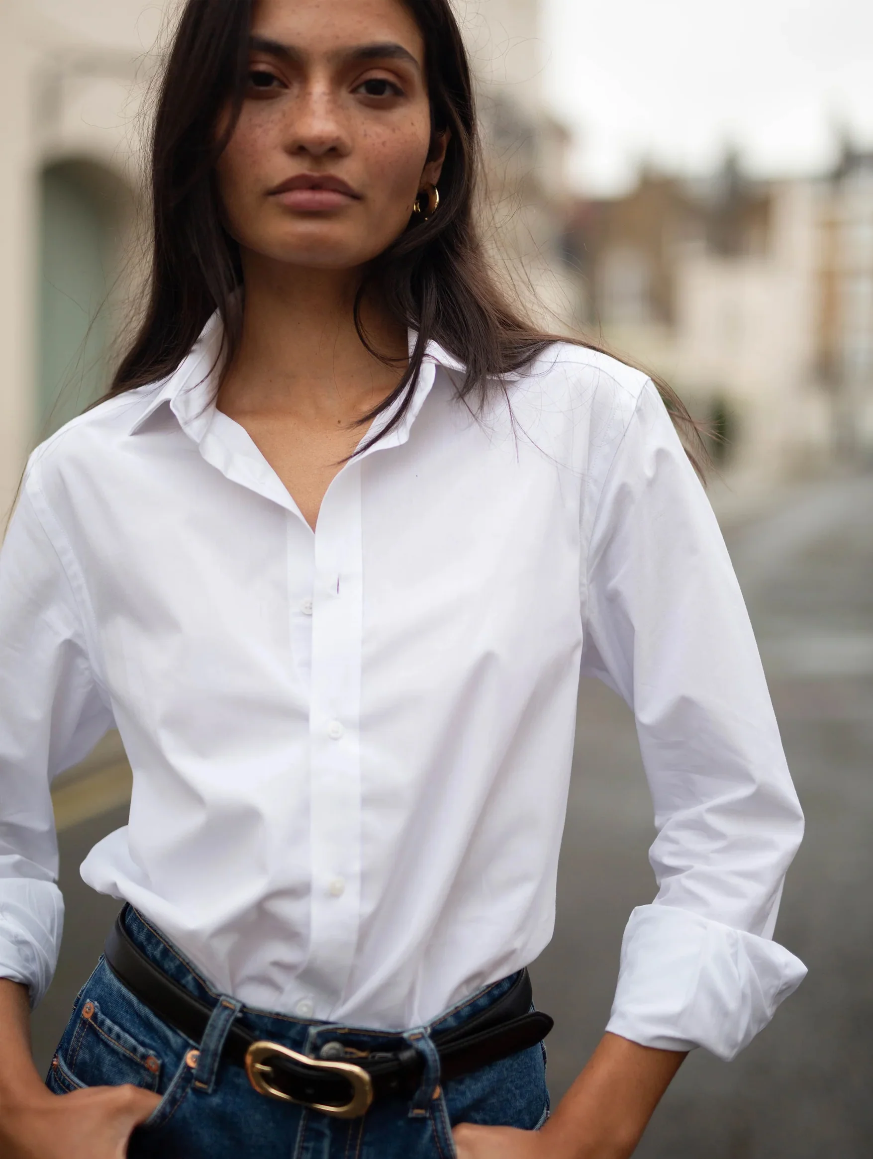 The Boyfriend Poplin Shirt in White - Image 2