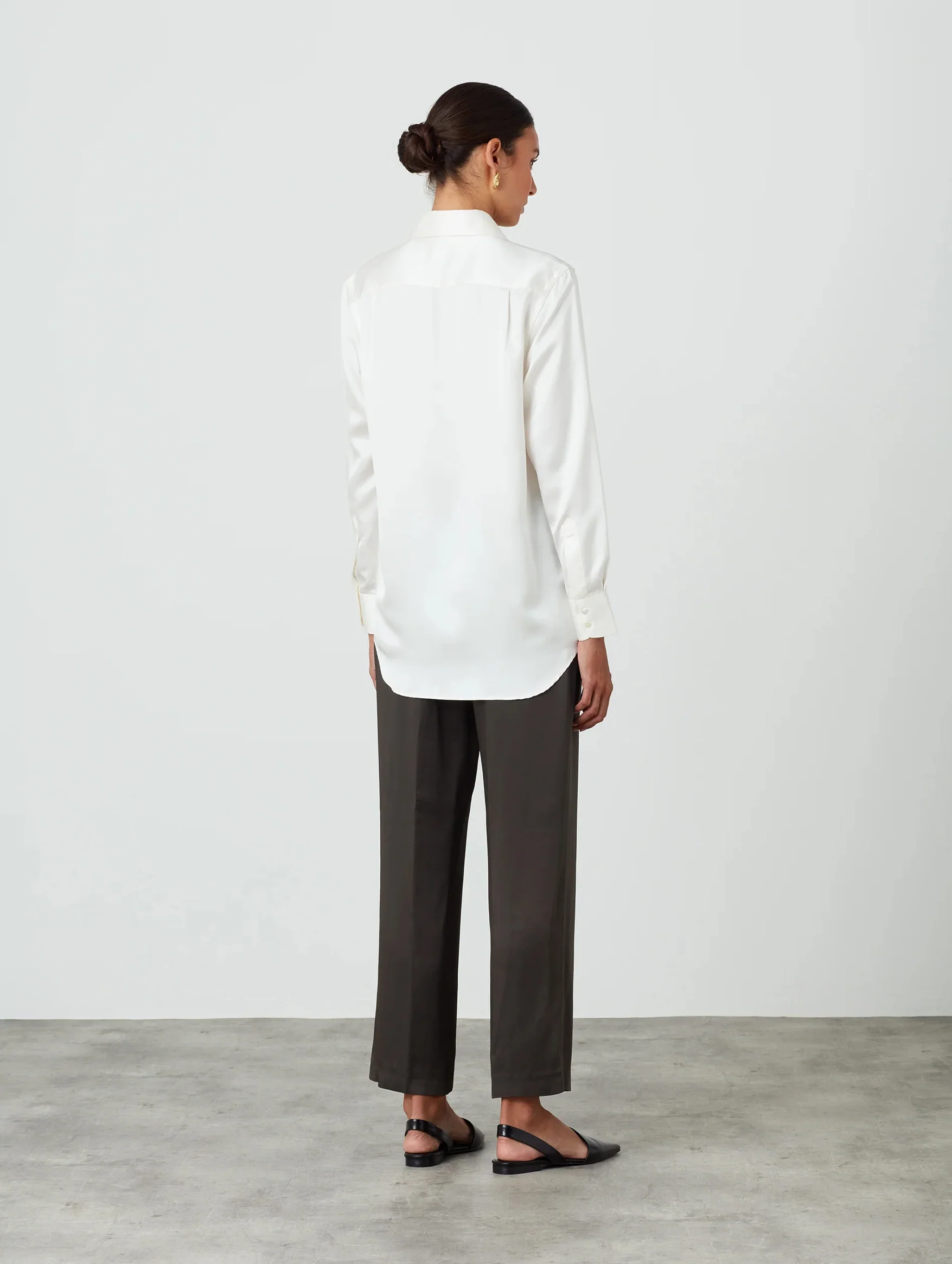 The Boyfriend Silk Shirt in Pearl - Image 5