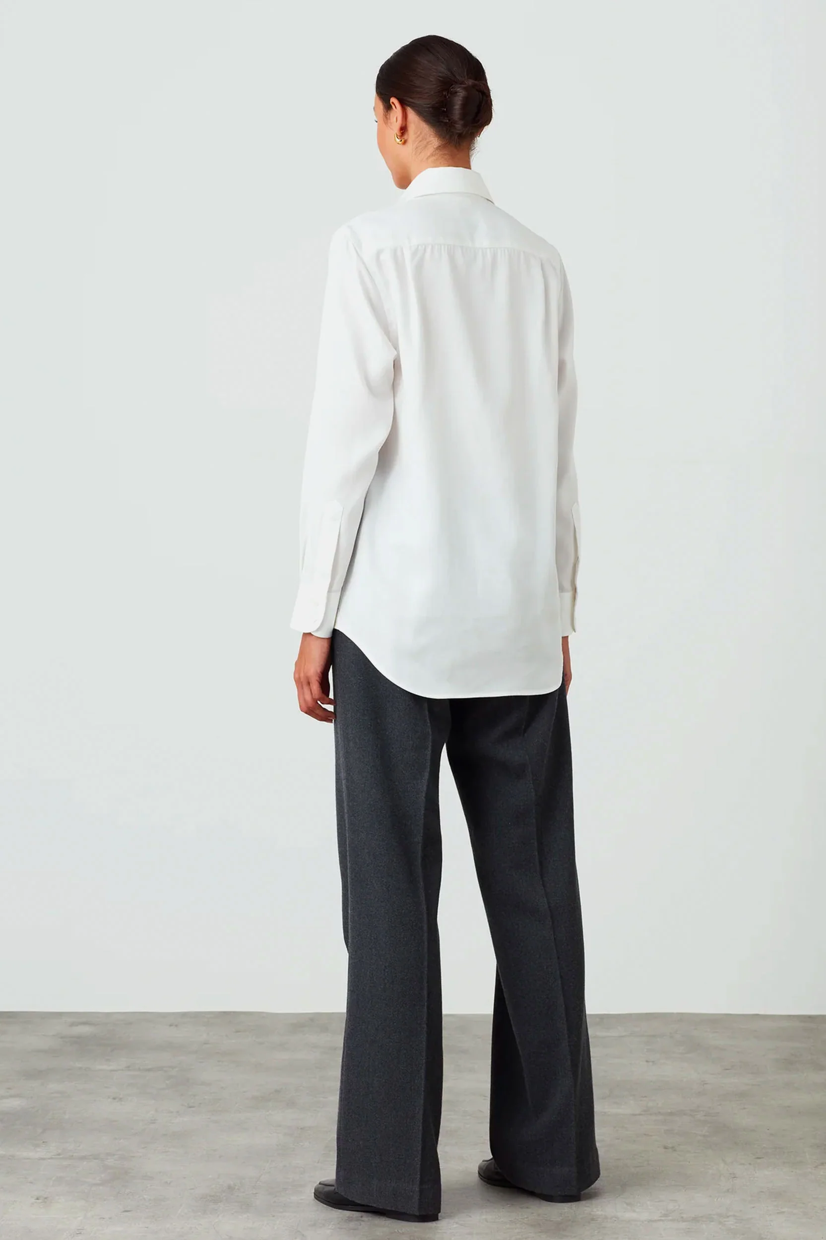 The Boyfriend Tencel Shirt in White - Image 5