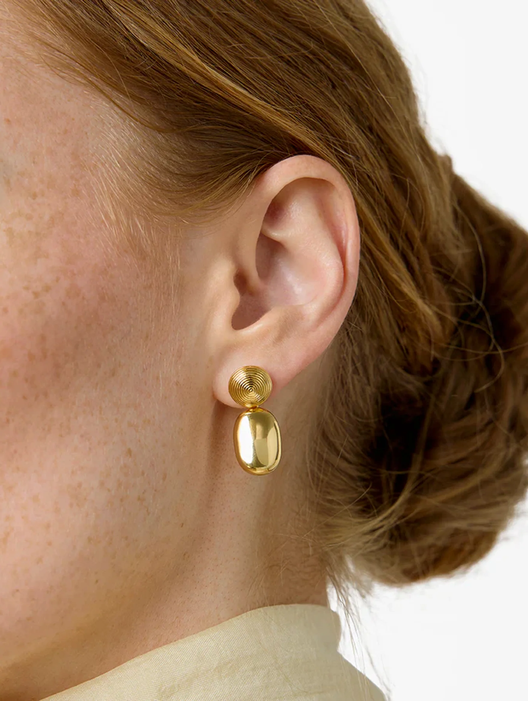 The Carla Earrings in Gold - Image 2