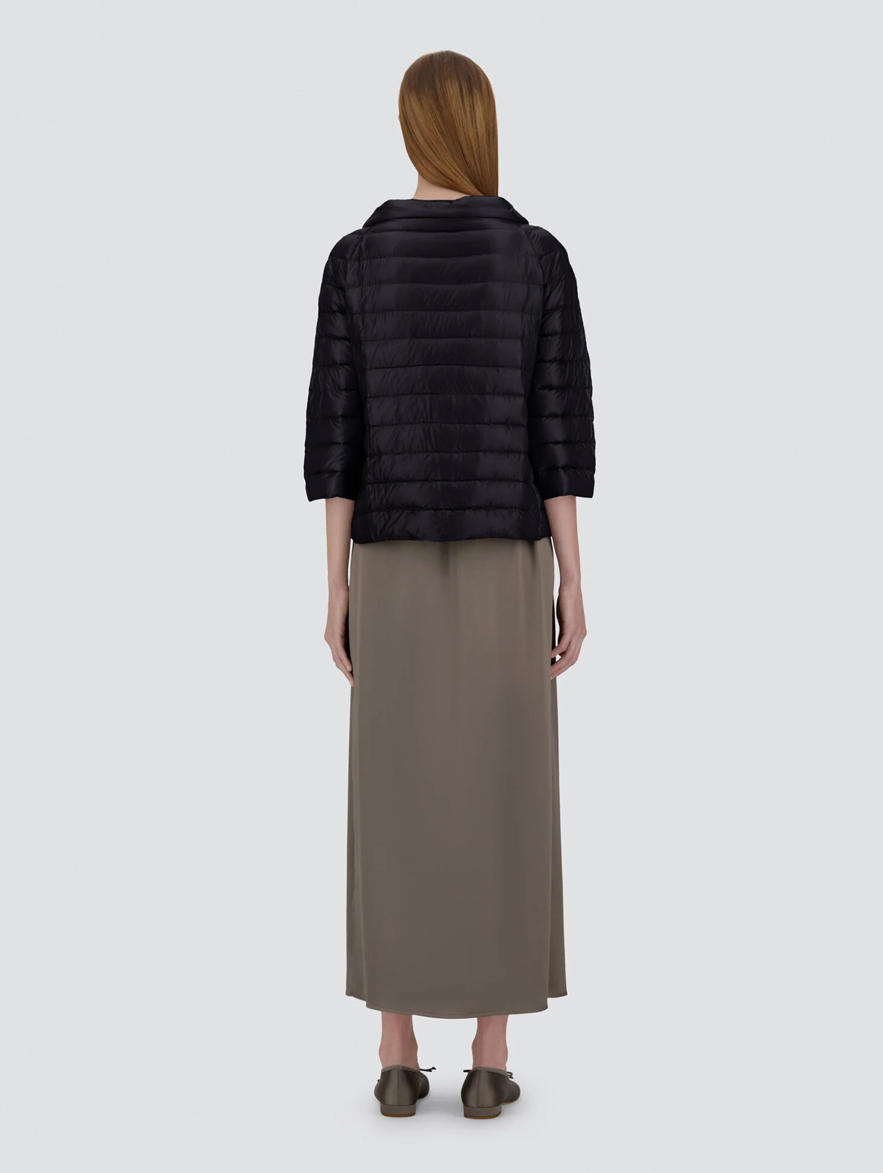 Ultralight Nylon Reversible Cape in Black/Grey - Image 5