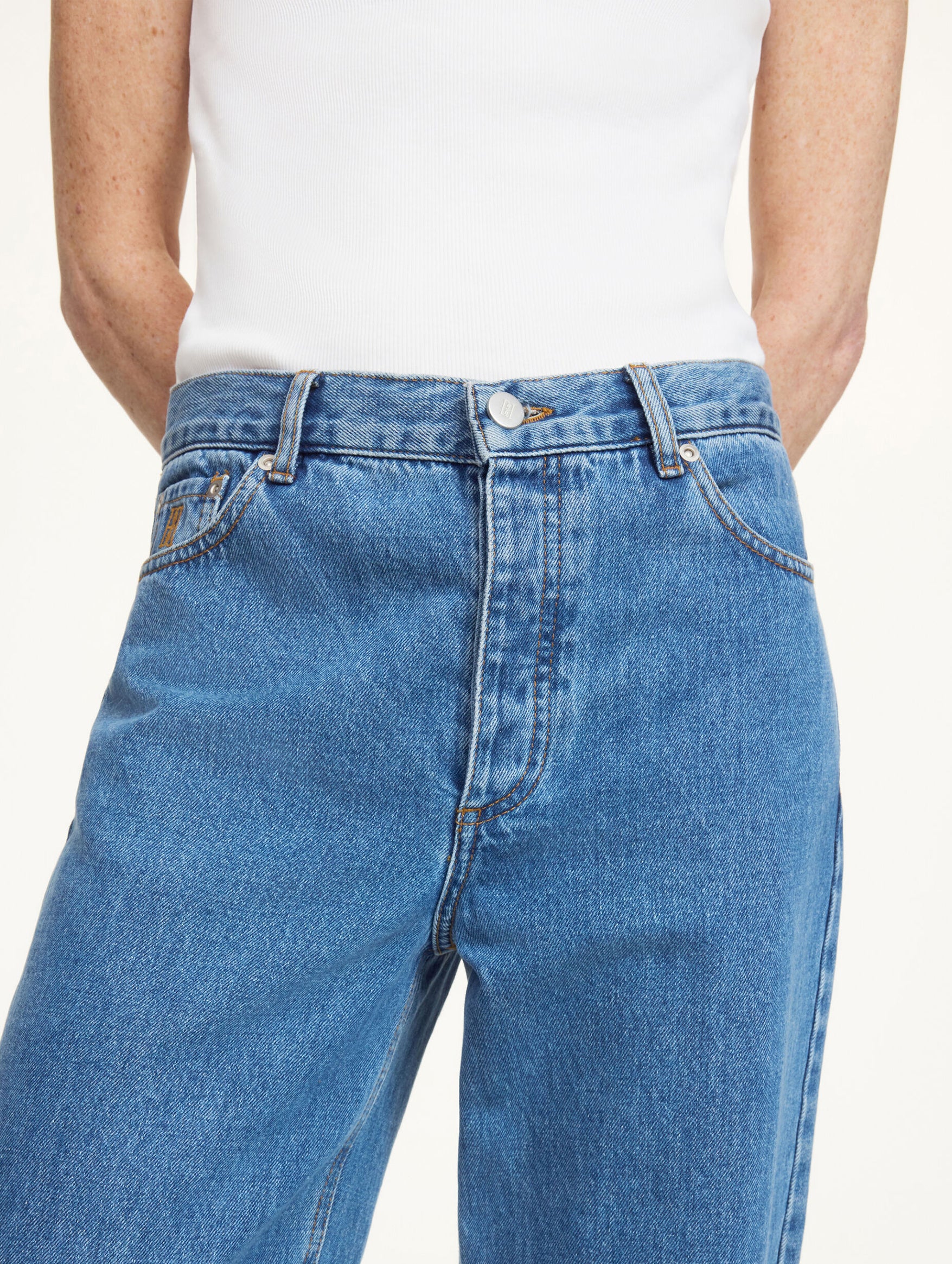 Vinola Jean in Mid Denim Blue - Image 4