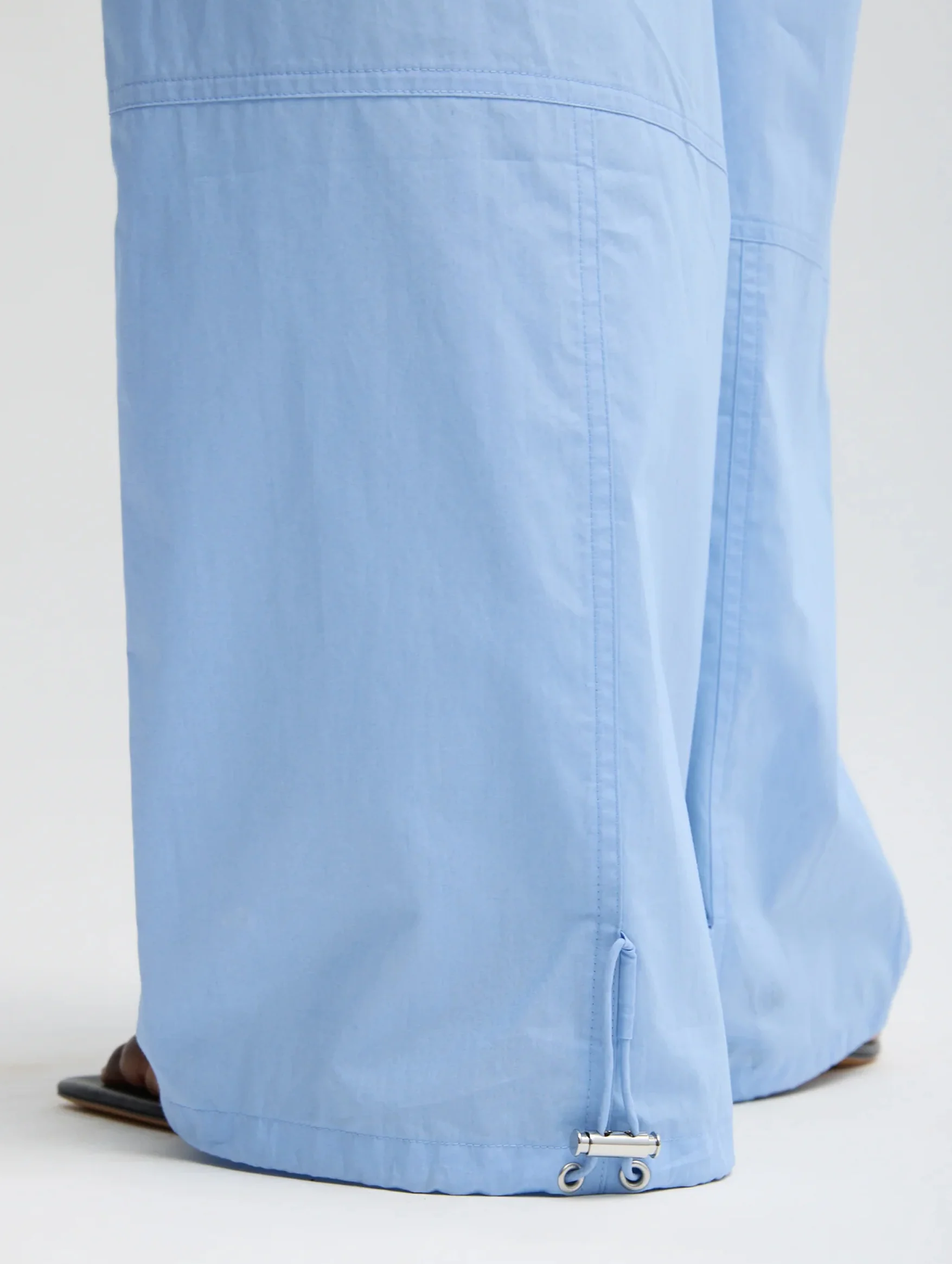 Vintage Cotton Wide Leg Cargo Pant in Blue - Image 5