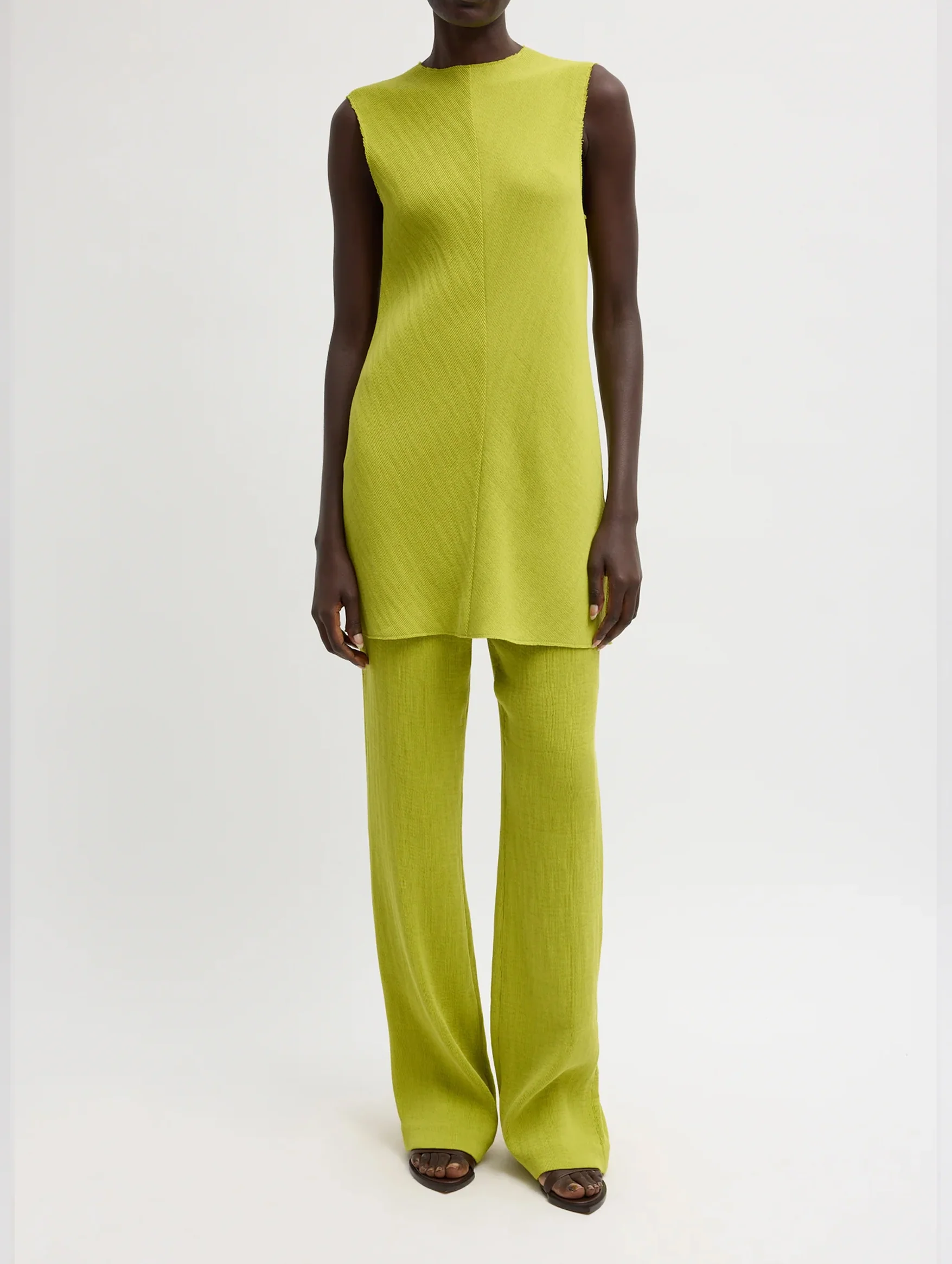 Viscose Plisse Corbit Pant in Peapod - Image 2