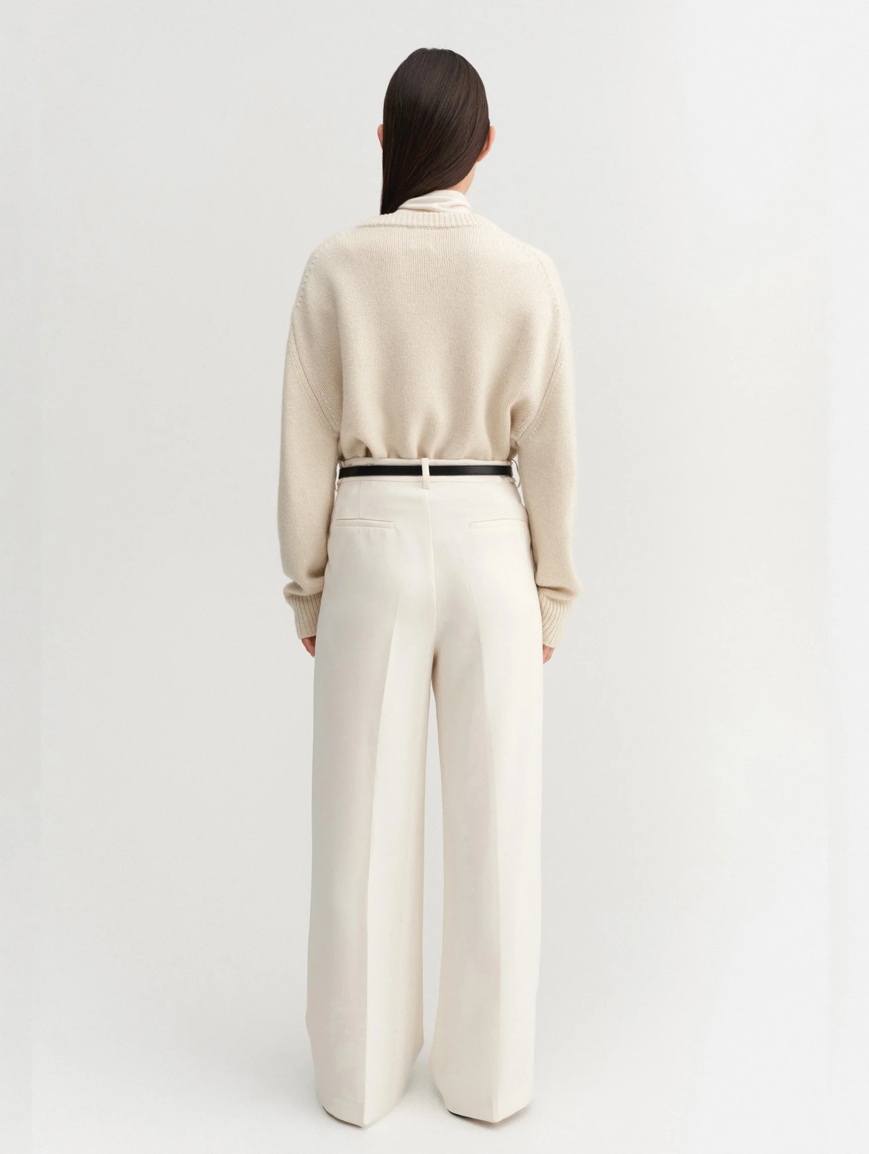 Yara V-Neck Sweater in Vanilla - Image 4